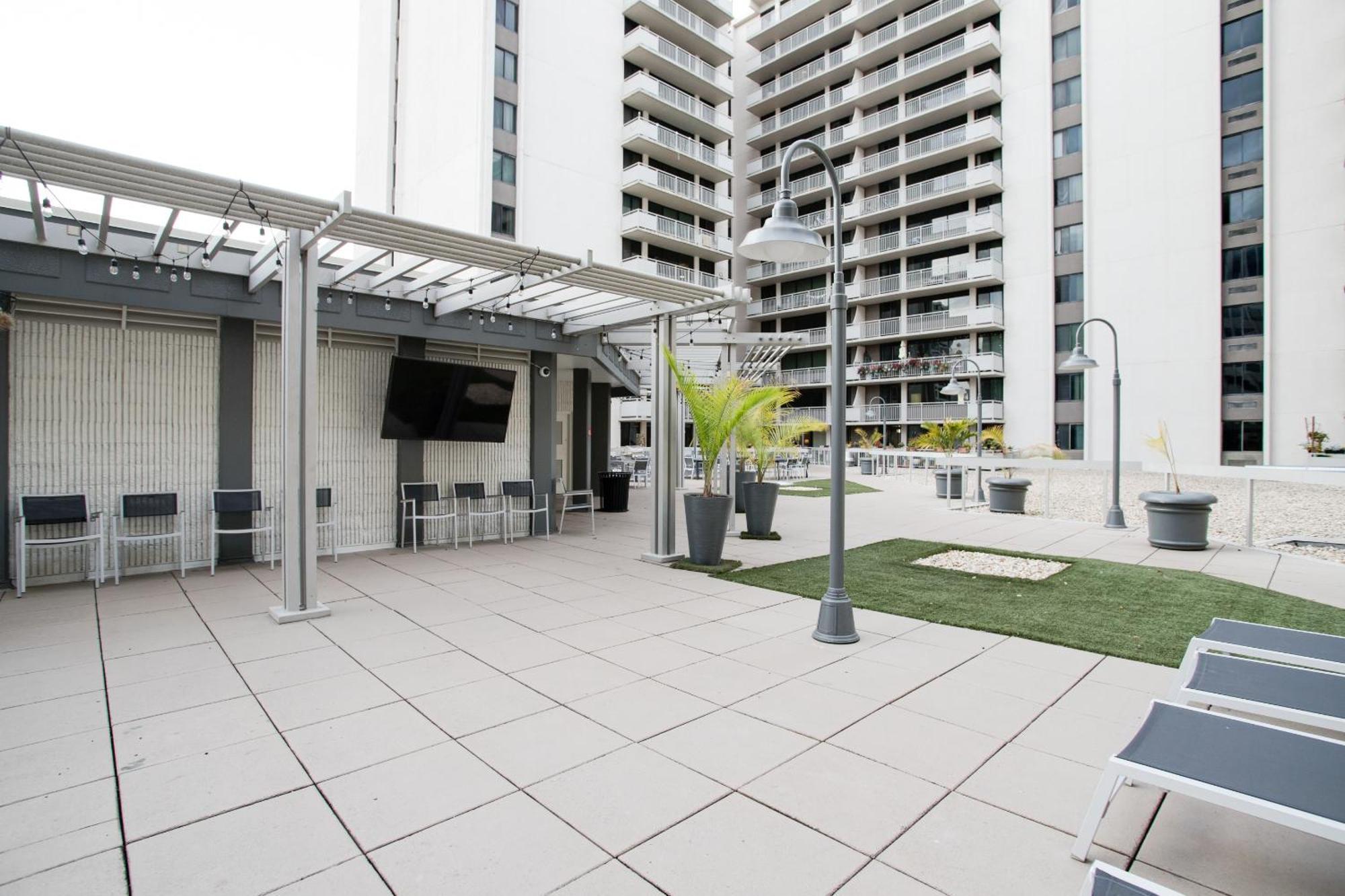 Convenient Airport Proximity: Apt In Crystal City Appartement Arlington Buitenkant foto